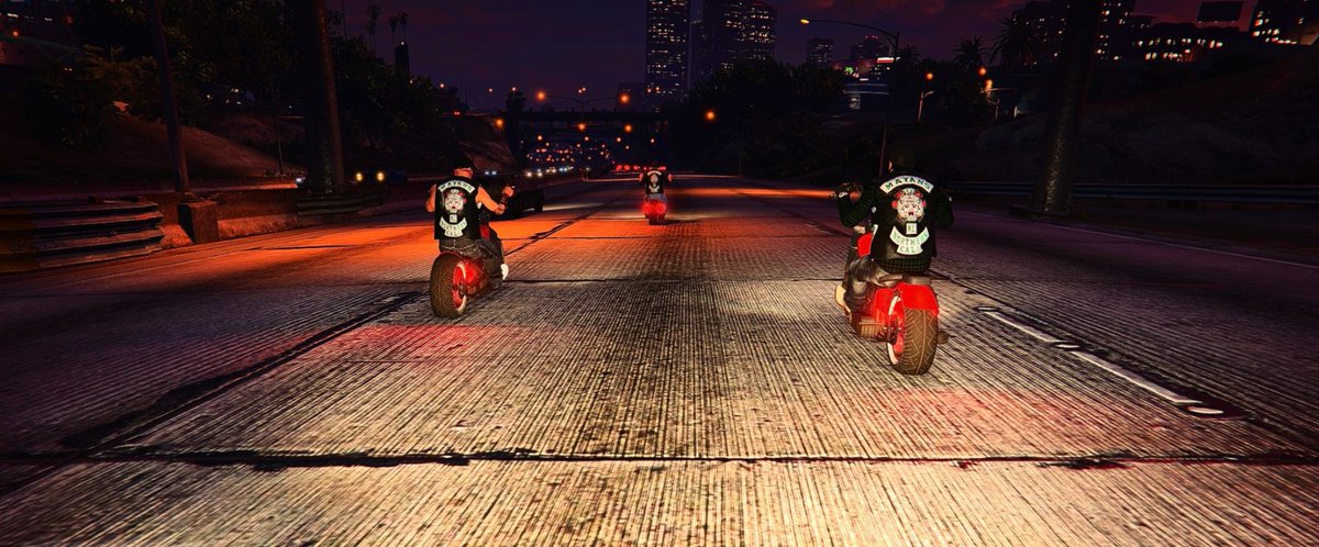 AgoraRP_FR's tweet photo. Aucune route n'est trop longue si vous êtes en bonne compagnie ! 🏍️ 

Et toi ? Une ballade ça te dit ? 

#AgoraRP #FiveM #GTARP #GTAOnline https://t.co/Cl9W1tWIfP