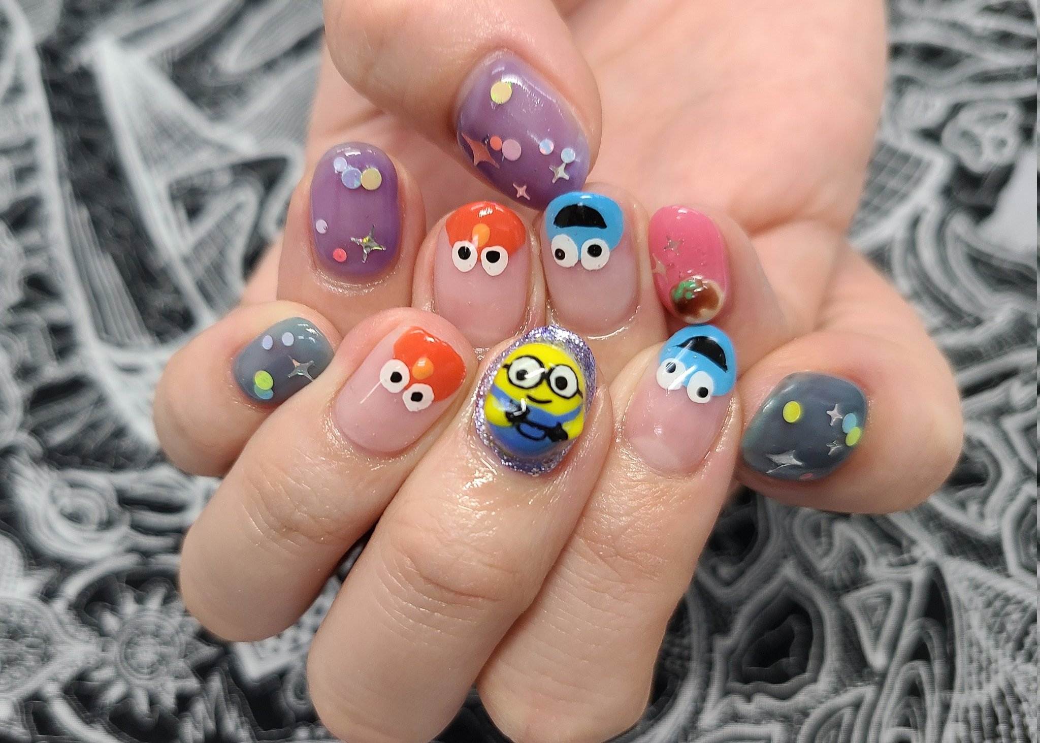 Nail2 500円 新宿ネイル ネイル新宿 新宿三丁目 ミニオンネイル 3dネイル キャラクターネイル クッキーモンスターネイル エルモネイル 大阪ネイル Usjネイル たこ焼きネイル 3dたこ焼き 400色以上から選べます オフ10本500円 他店オフも
