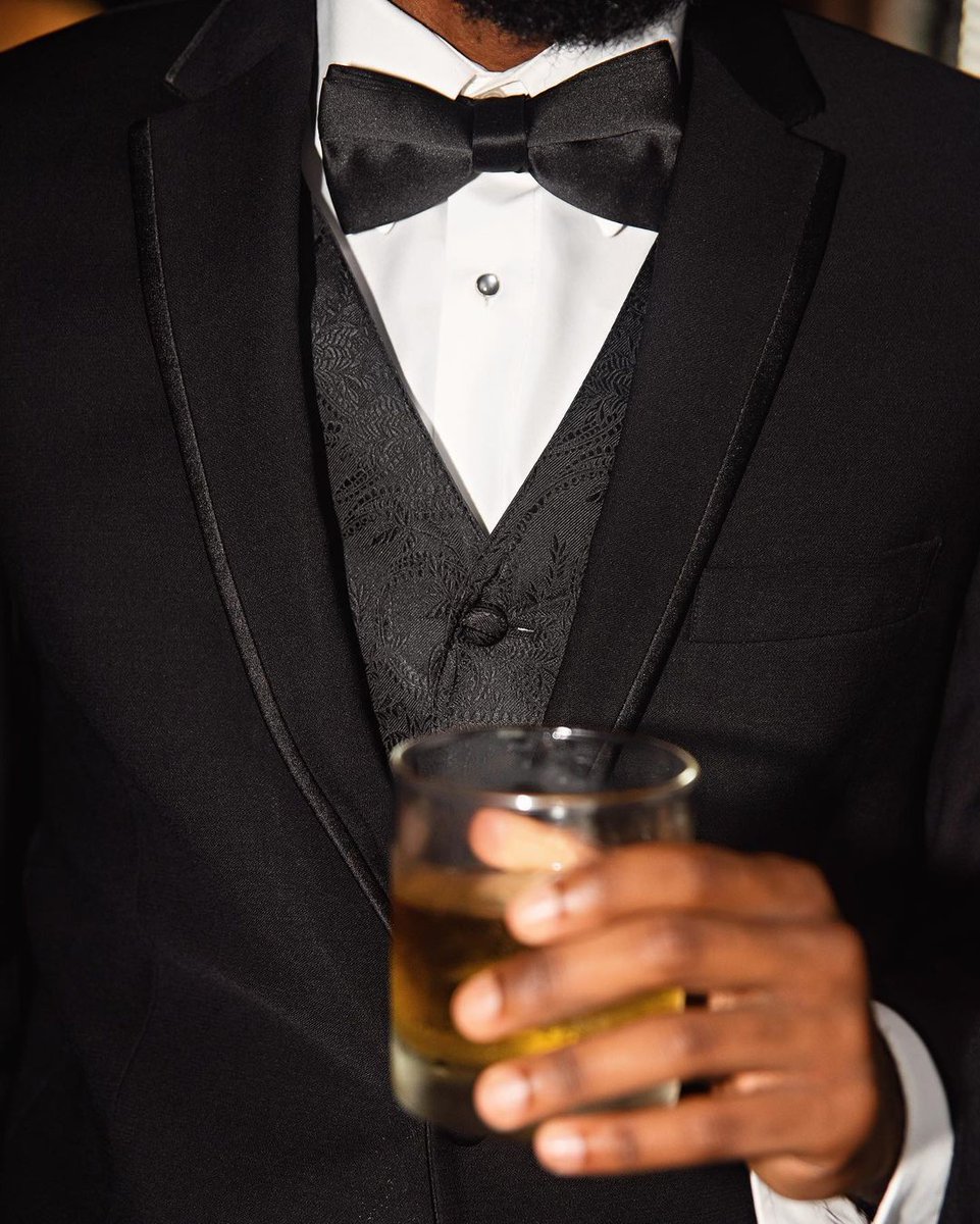 menswearhouse's tweet image. For every moment that matters, Men's Wearhouse is here to help you get ready. Weddings, black tie events, or maybe a special date night – we’ve got you covered. mensw.com/3rS3OHS