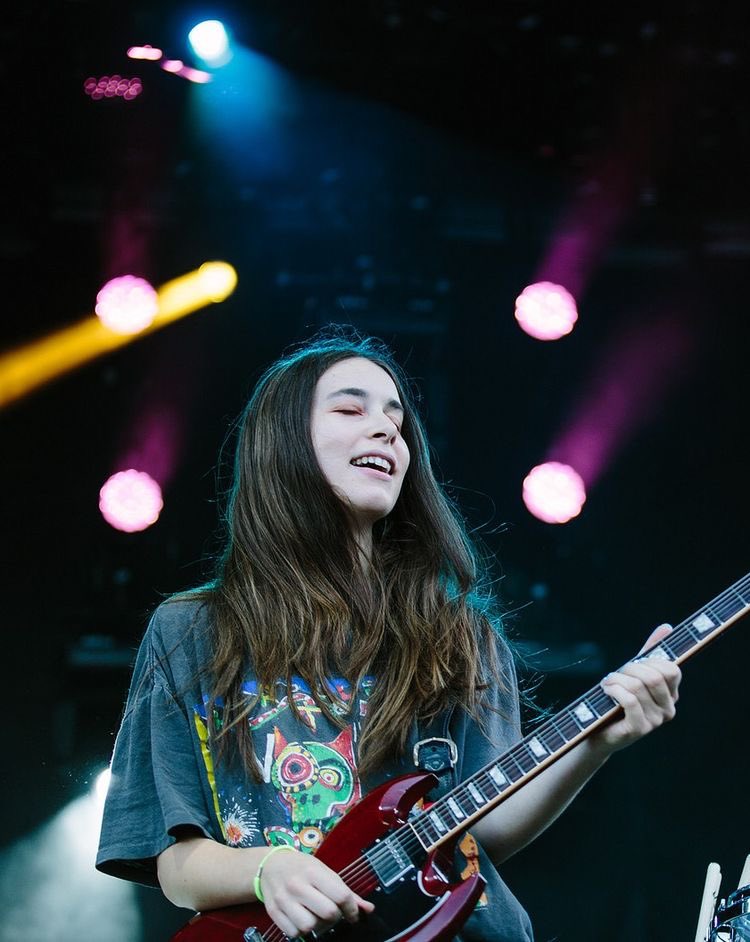 Happy birthday to the love of my life and my favourite guitarist danielle haim 