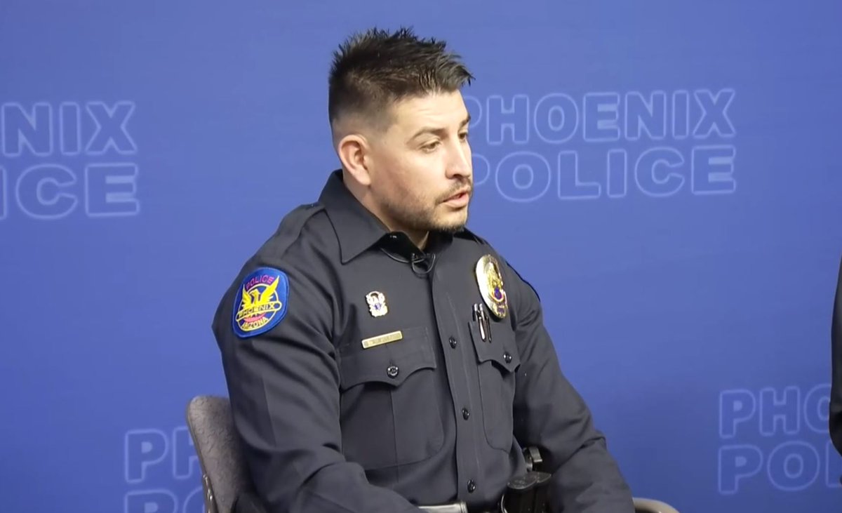 #Envivo La policía de #Phoenix ofrece ruedad de prensa sobre el tiroteo en el sur de la ciudad en el que nueve oficiales resultaron heridos. Más detalles a partir de las 4 p.m. con <a href="/MelAguilarTAZ/">Melissa Aguilar</a>