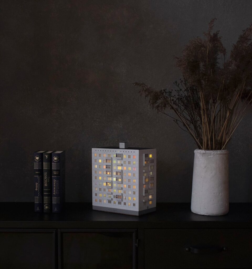 Yugopnik's tweet photo. I need all of these tiny brutalist building lamps. I'm loosing my mind they're so cute.
Artist: Nikita Anokhin on IG https://t.co/Wfh2AhC1uY