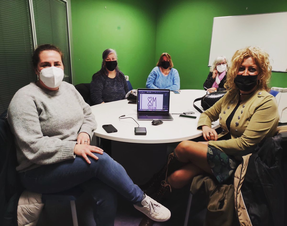 BeatrizXIISD's tweet photo. Hoy desde @AAxuda queremos dar las gracias a @ovellaoliveira por su colaboración con nuestras acciones en la lucha contra la #violenciadegénero cuando compras los productos que ha hecho para el #8M y que pronto os enseñaremos #NosQueremosVivas #8M #nosqueremoslibres https://t.co/iABD33JTOx