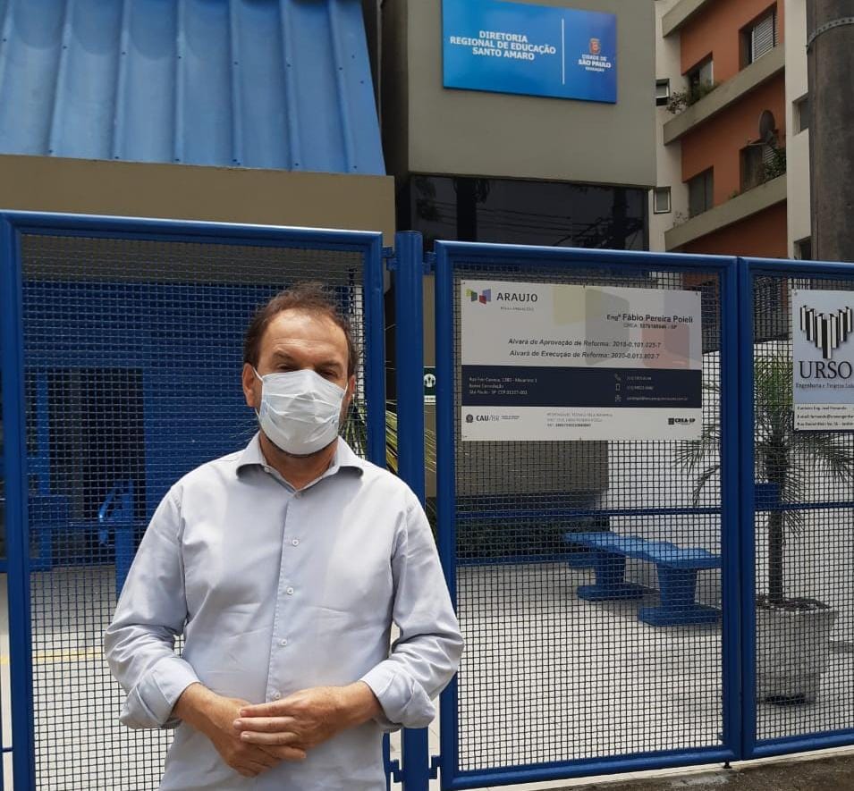 CelsoGiannazi's tweet photo. Ontem me reuni com representantes da DRE Santo Amaro para discutir demandas apresentadas pela comunidade escolar. Cobrei a reforma das escolas, a instalação das salas digitais, o pagamento dos professores da rede conveniada e a garantia do ensino médio na #EMEBS Anne Sullivan. https://t.co/DxfuW4bhrT