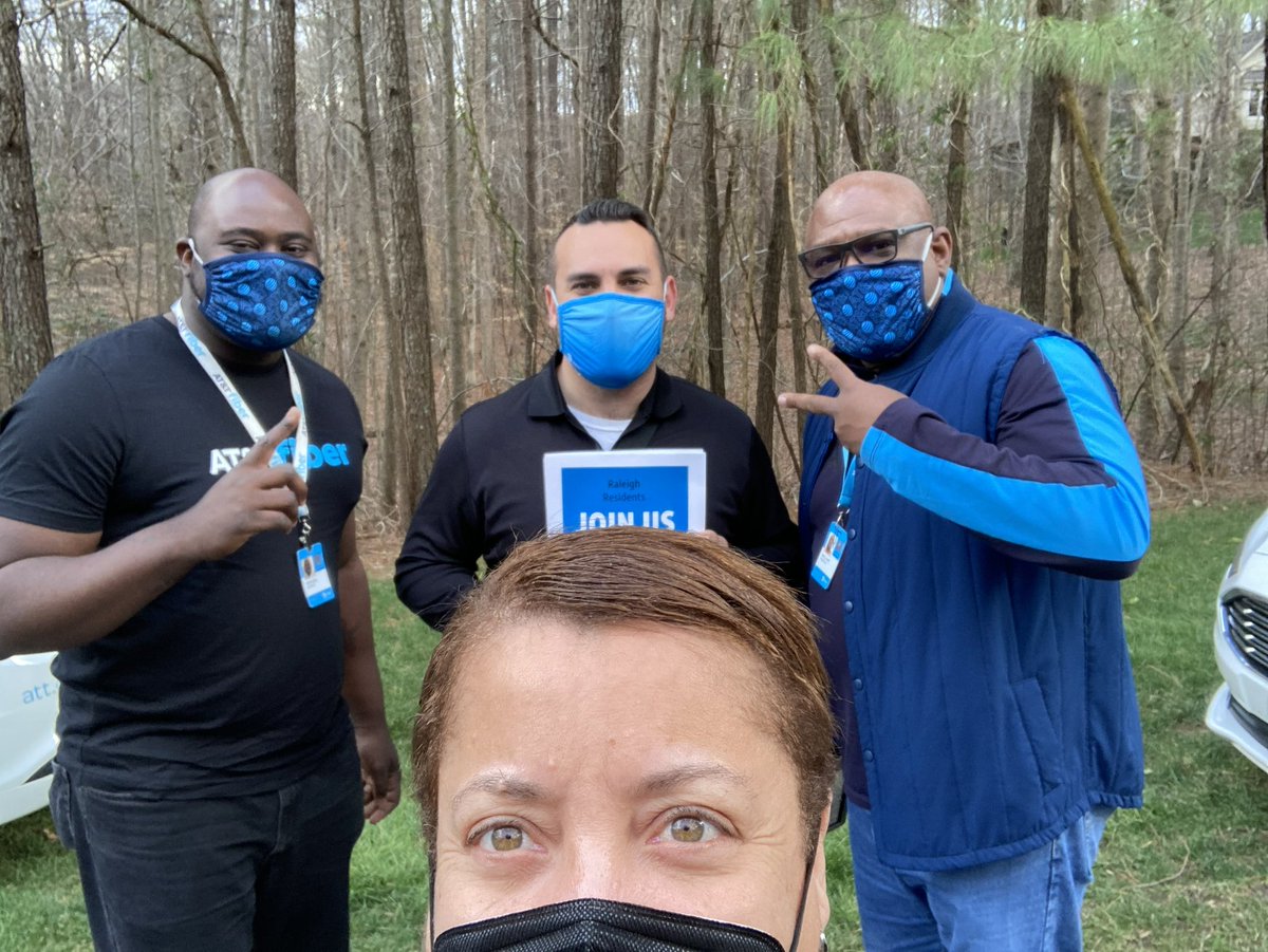 DenzelC01's tweet photo. Hit the streets 🚙💨 spreading AT&amp;T Fiber 💙. Thank you IHX, Prime AR, Portables AR, and Cary ATTR for the hard work put in today 💪🏾 #WinAsOne @SoCalDP @crystolyte0310 @AristotleA5 @Kevin14188111 @chanelno1118 @seanlee1007 @AllyG52 @BuegelerS @jerryfornwalt @VinceLeaks  @404girl https://t.co/4UKwfysWYh