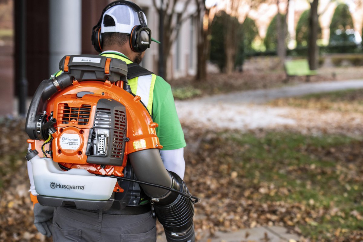 HusqvarnaUSA's tweet photo. The 580 BTS Mark III is our most powerful #BackpackBlower. Designed with X-Torque engine technology, it'll help you tackle the most demanding tasks in a breeze. 🍃🌬️ Stay tuned and learn more about our leaf blowers: https://t.co/1wLZG2FGOy https://t.co/P0pgDHiR9o