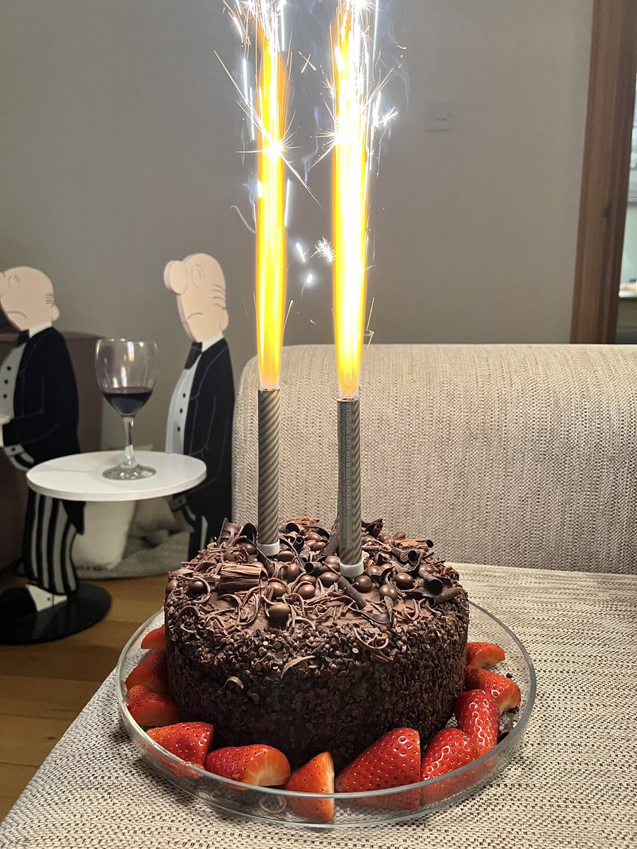 Claire_WOAM's tweet photo. Tell me the best thing about your day….In 3 images ..
Mine..
Early morning 5K walk in the #devonlanes
@DigmeFitness workout on the @keiserfitnessuk
Belated birthday cake!
#balance! #50yearsyoung #digmefitness #devonlife https://t.co/WXBkzzkMwR
