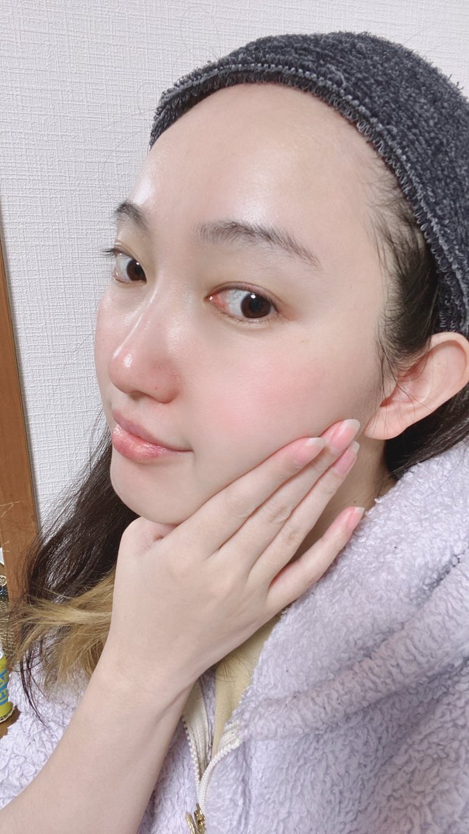 mayu_takahashi's tweet photo. おはようございまゆまゆま

ご褒美 #スキンケア
炭酸ジェルパック
#TOKIMO 使った時の写真
スッキリもちもち
敏感肌なのでちょっと不安だったけど
効果アリの予感✨

心身ケアをしつつ
今日も楽しく過ごしてまいりましょ！

朝から
#レビュー 

昨日の #TikTok も添えて
https://t.co/M1Ds8uBPGH https://t.co/U5KKFqphW8