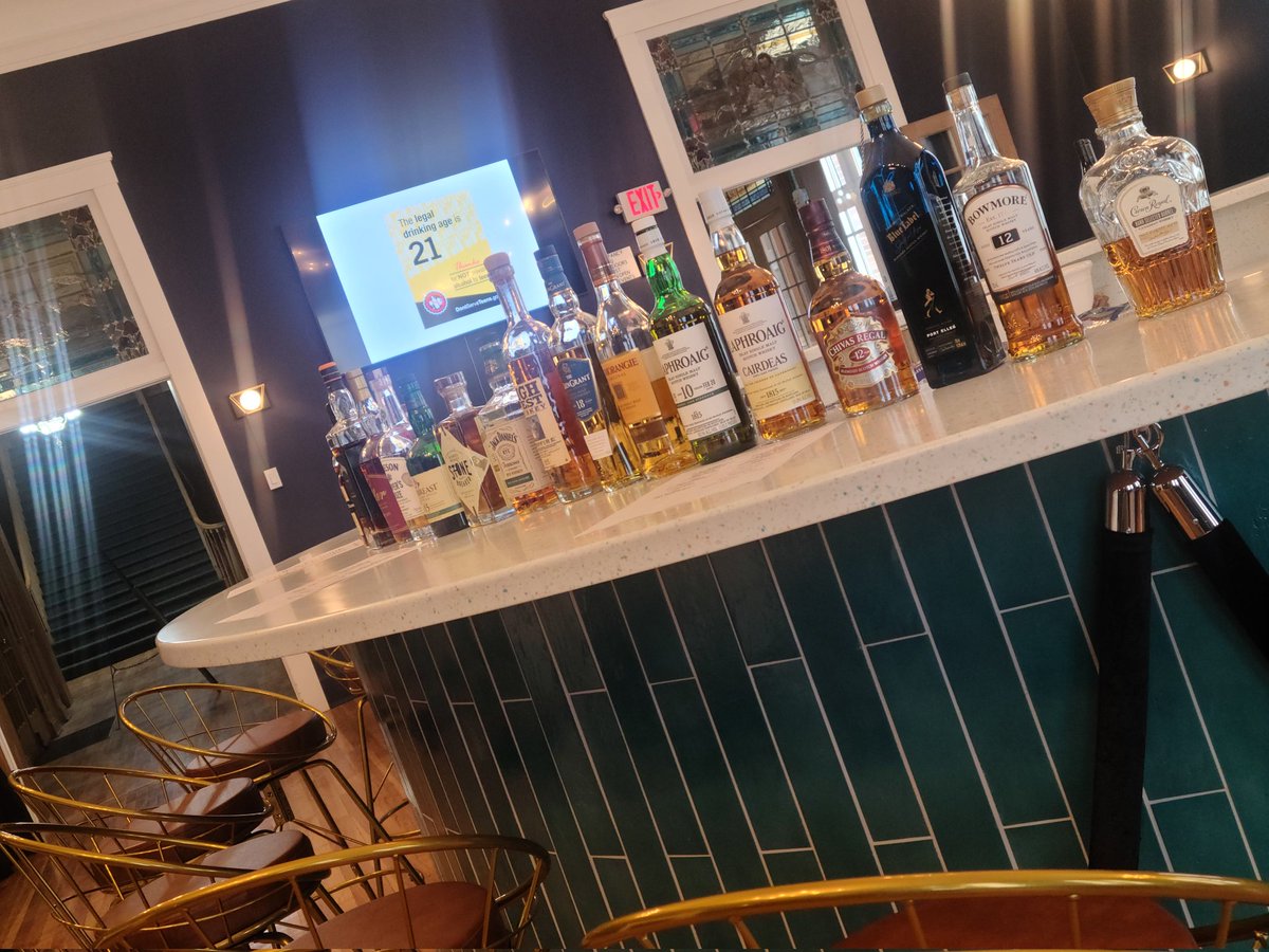 CapConnectionKS's tweet image. Monthly #ksleg Wine and Spirits tasting, at The Beacon, less than a block from the capital, 9th and Topeka.

Open to all Legislators and staff. Here until 7pm.

See you soon!