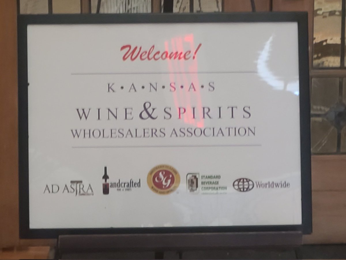 CapConnectionKS's tweet image. Monthly #ksleg Wine and Spirits tasting, at The Beacon, less than a block from the capital, 9th and Topeka.

Open to all Legislators and staff. Here until 7pm.

See you soon!