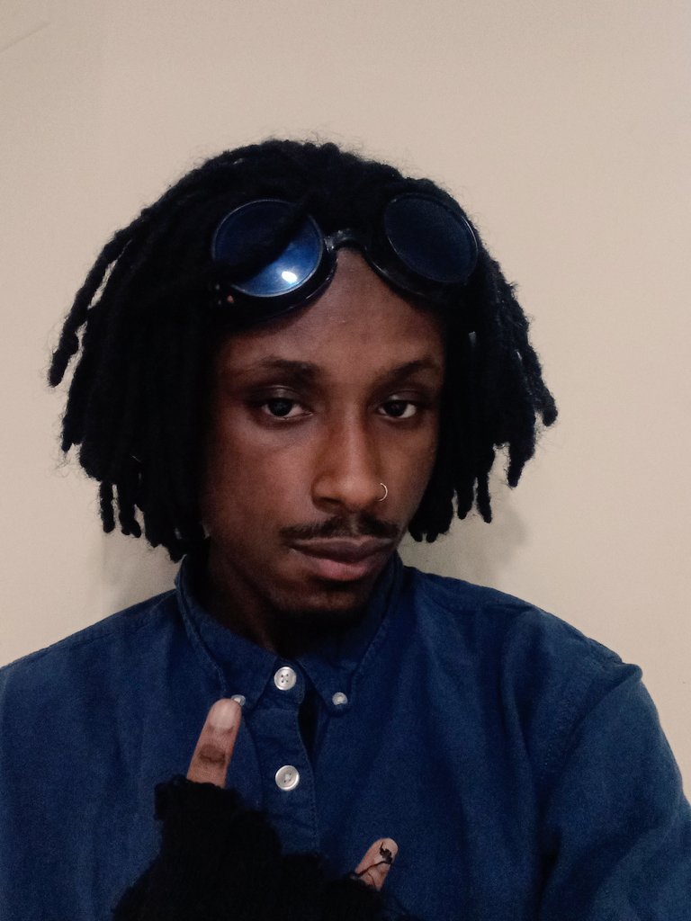 Leader_Lombax's tweet photo. I don't like smiling when I'm on camera Lol #numetal #alternativemetal #alternativeguy #korn #slipknot #darklyinclined #dreads #dreadlocks #metalhead https://t.co/5bu02nOnRR