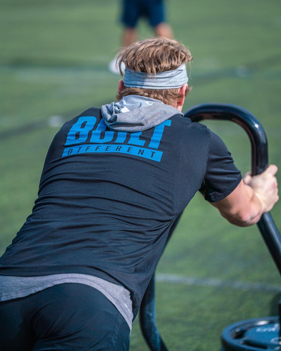 𝙚𝙫𝙚𝙧𝙮𝙩𝙝𝙞𝙣𝙜 𝙚𝙖𝙧𝙣𝙚𝙙. 𝙣𝙤𝙩𝙝𝙞𝙣𝙜 𝙜𝙞𝙫𝙚𝙣.