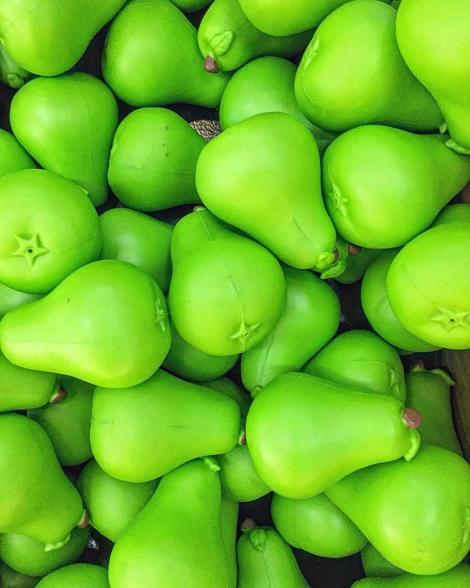 La_Rodadora's tweet photo. 🍐“Si no desespera es-pera”
¿Por qué debes comer esta fruta? 
La #pera ayuda a prevenir la presión arterial, obesidad, diabetes, alergias, estreñimiento, gastritis, enfermedades cardiacas e infecciones en la sangre.
📷 Exhibición: Mini súper 
#museo #museum #green #larodadora🍐 https://t.co/GacX5b81bX