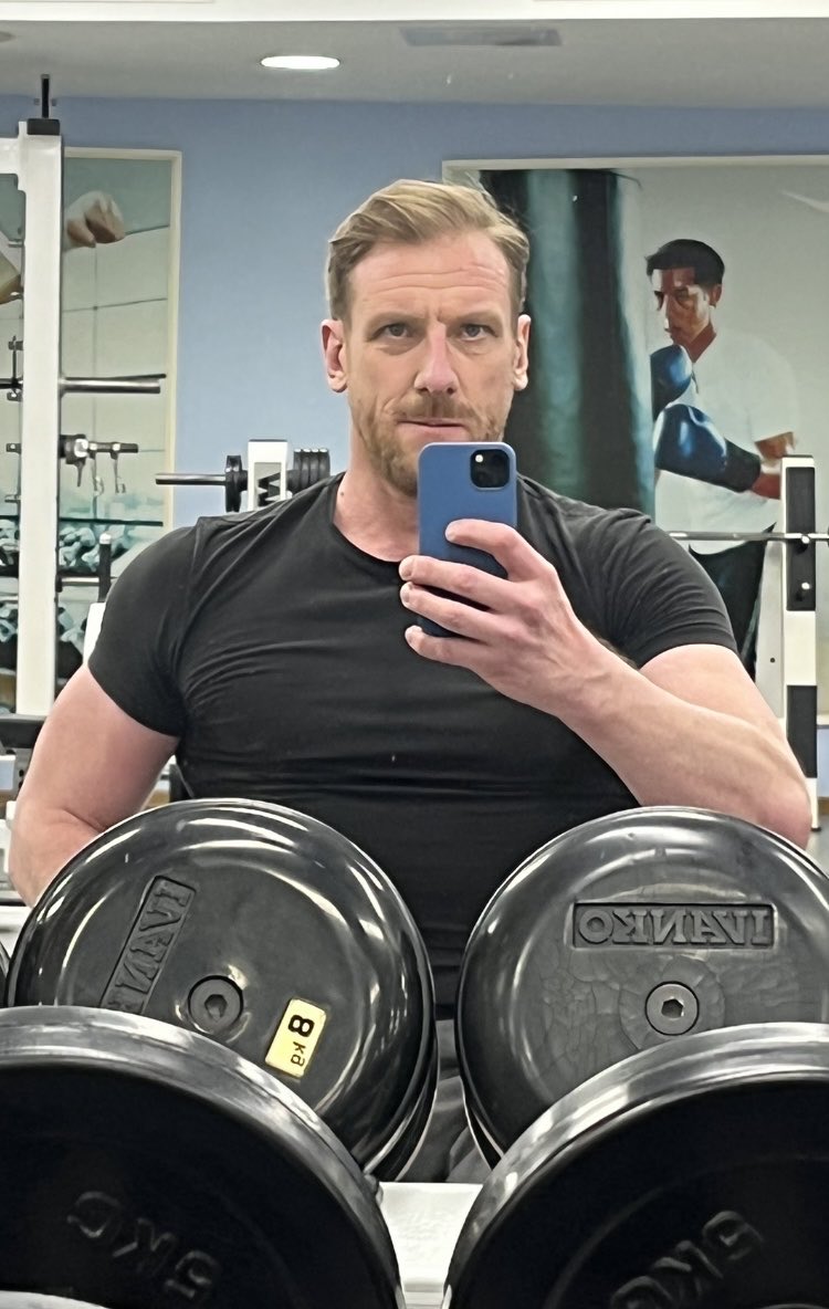 GGboeck's tweet photo. Using my spare time between the #lohengrin -rehearsals here at the ⁦@BolshoiOfficial⁩ 
very ambitious in the “Ivan Drago Memorial gym” 🏋️ as I named it to become a real Russian IVAN 💪🥊
#moscow 😉🇷🇺❤️

#ivandanko 🇦🇹
#ivandrago 🇸🇪
#ivanrebroff 🇩🇪
#ivan….??? 😀 https://t.co/hfd0VaNoYv