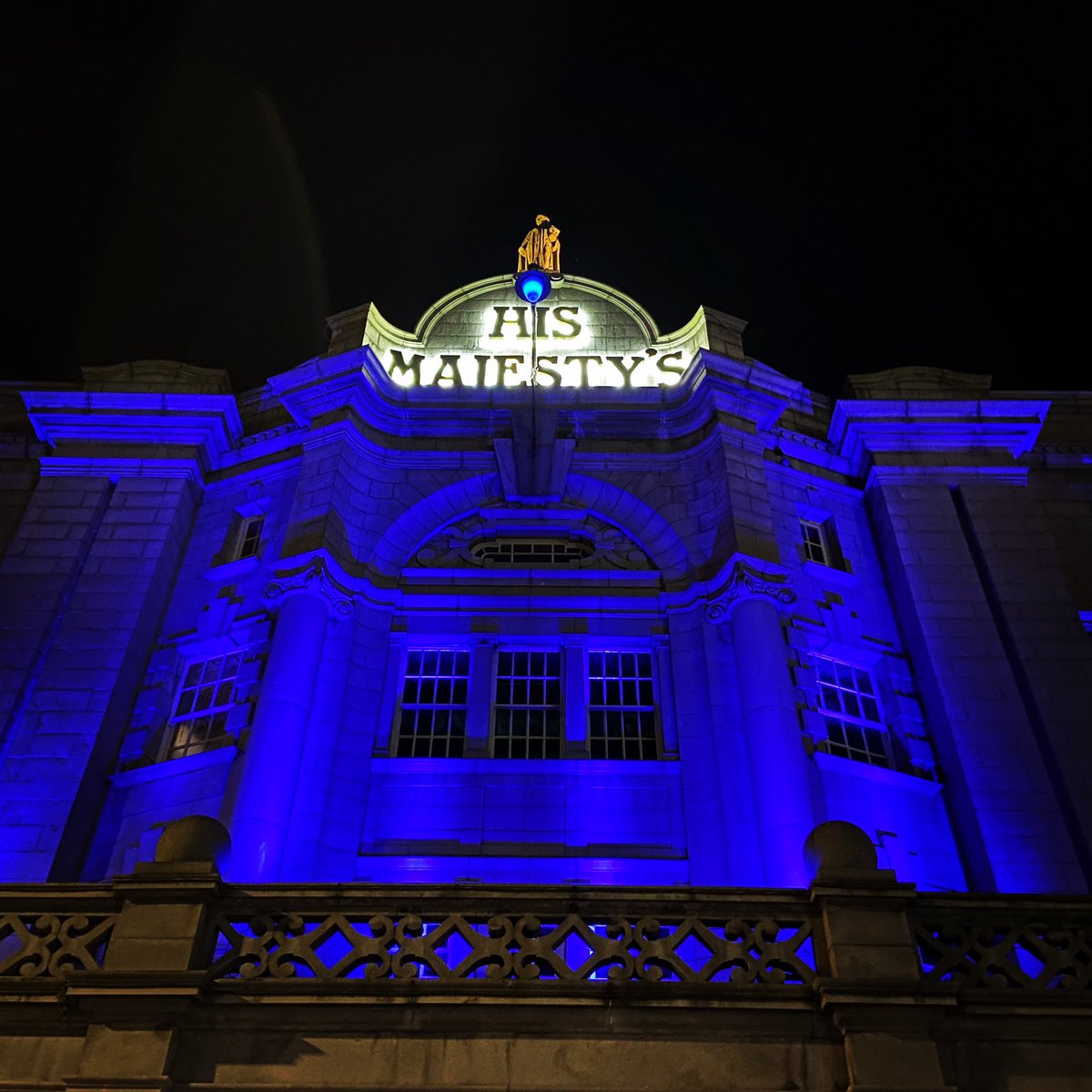 SamuelHaughton's tweet photo. No midweek blues here…💙
#hismajestystheatre #aberdeen #scotland #theatre #blue #shepretty https://t.co/8MZFSz7Qvw