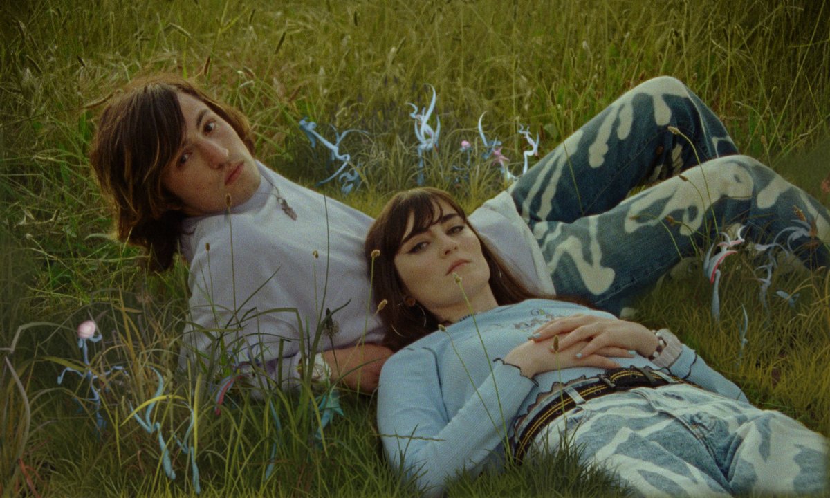 hey look! we have faces now! our new single ‘so young’ is out now!!!!! 🥀 this track means a lot to us both and we really hope you enjoy it ffm.bio/cookii