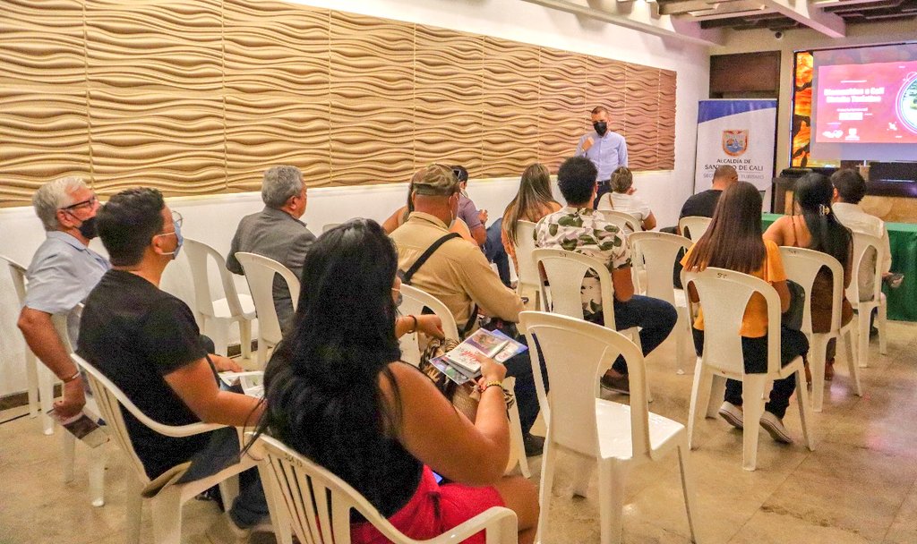 Caliturismocol's tweet photo. Hoy recibimos invitados muy especiales: empresarios del sector turístico de La Guajira y Riohacha, con quiénes intercambiamos experiencias y dimos a conocer los atractivos y la oferta turística de #CaliDistritoTuristico
@nanidoglioni @fonturcol @AnatoNacional @AlcaldiaDeCali https://t.co/RrbRKh2R85