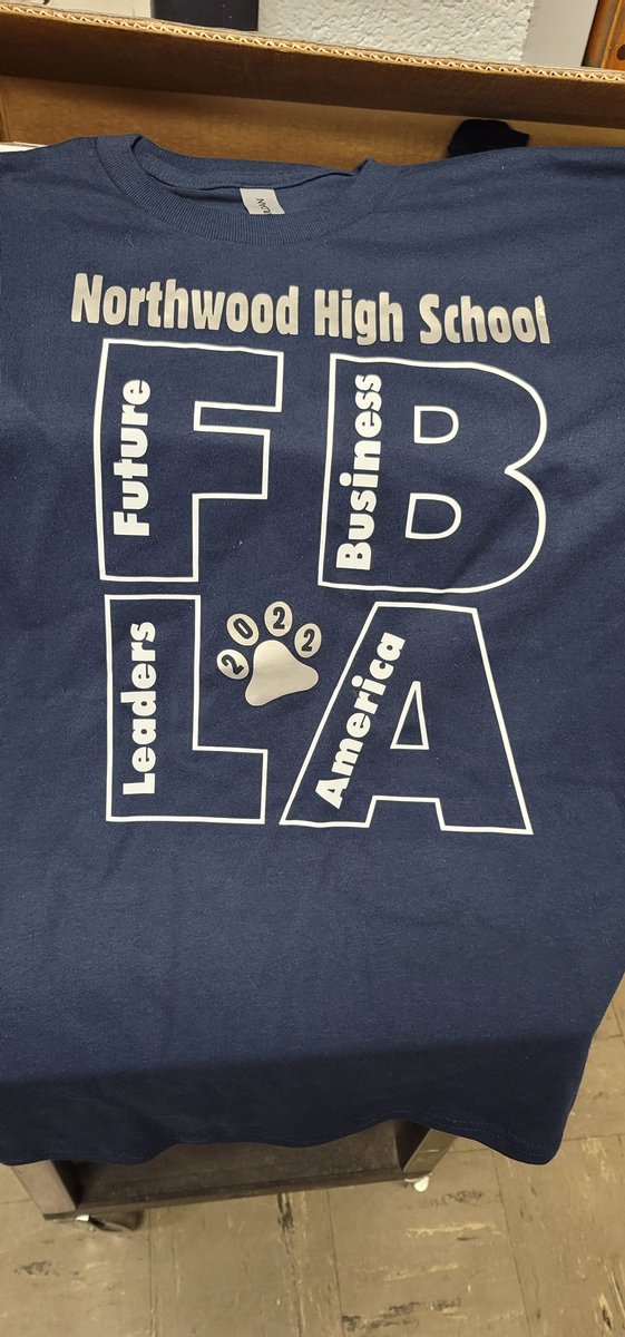 FBLANHS's tweet photo. Some pics from today's meeting.  Each member received a chocolate rose and their FBLA shirt! https://t.co/6ZOD3KbTJB