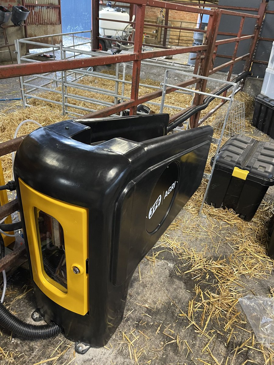 Unitedmilking's tweet photo. Great installation of a JFC Evolution automatic calf feeder for T&D Hills calf rearing business near Sarn Welshpool.
Thank you and wish you all the best success with this great investment! #jfcevolution #calfs #JFCagri #teamdairy #teambeef https://t.co/JymOvxe1k3