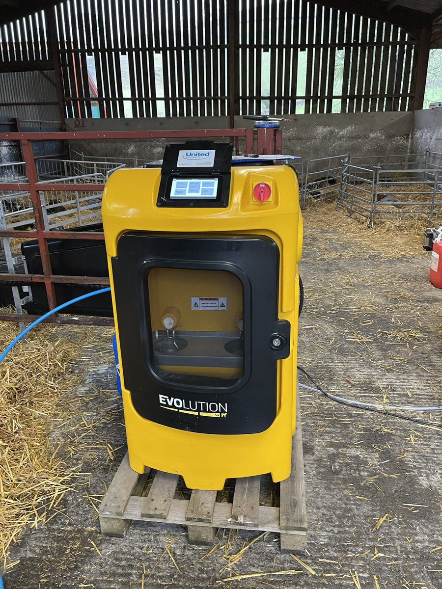 Unitedmilking's tweet photo. Great installation of a JFC Evolution automatic calf feeder for T&D Hills calf rearing business near Sarn Welshpool.
Thank you and wish you all the best success with this great investment! #jfcevolution #calfs #JFCagri #teamdairy #teambeef https://t.co/JymOvxe1k3