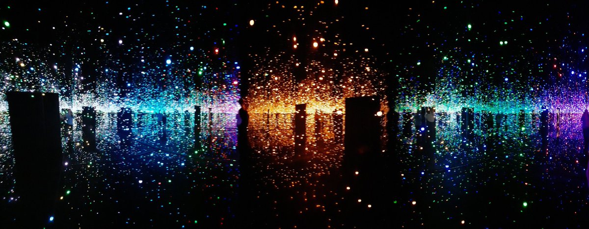 Infinity Mirror Room - The Brilliance of Life by Yayoi Kusama

Could definitely have spent longer than 2 minutes here 😍