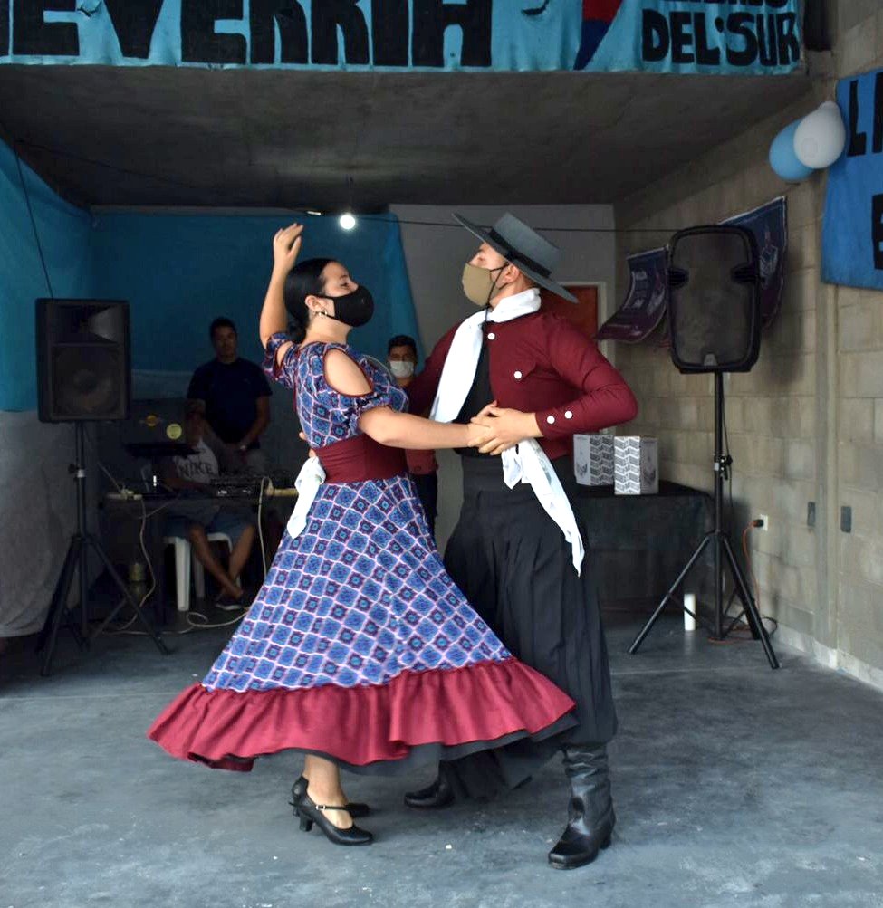 libresdelsuree's tweet photo. #graninaiguracion de nuestro #centrocultural "Neoyu Tamapu" dónde todos los vecinos de #estebanecheverria se pueden acercar a realizar los talleres que se brindaran en Nueva Escocia 1608
#libresdelsur
#estebanecheverria
@joha85g https://t.co/uj4JfZ3f3T
