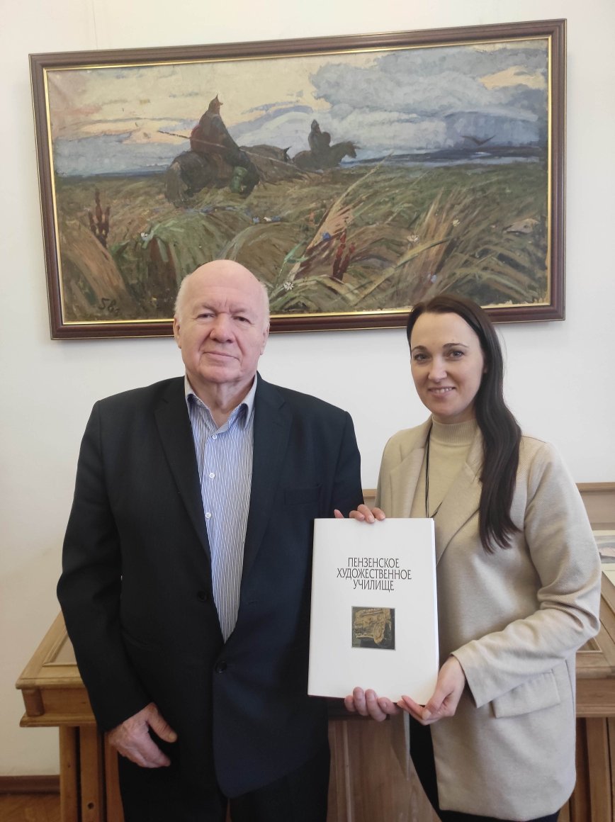 ПХУ им. К.А. Савицкого посетил Виктор Петрович Пензин, Президент и основатель Академии народного искусства России, председатель правления Союза художников народного искусства, основатель и руководитель Мастерской народной графики (1982-2007)