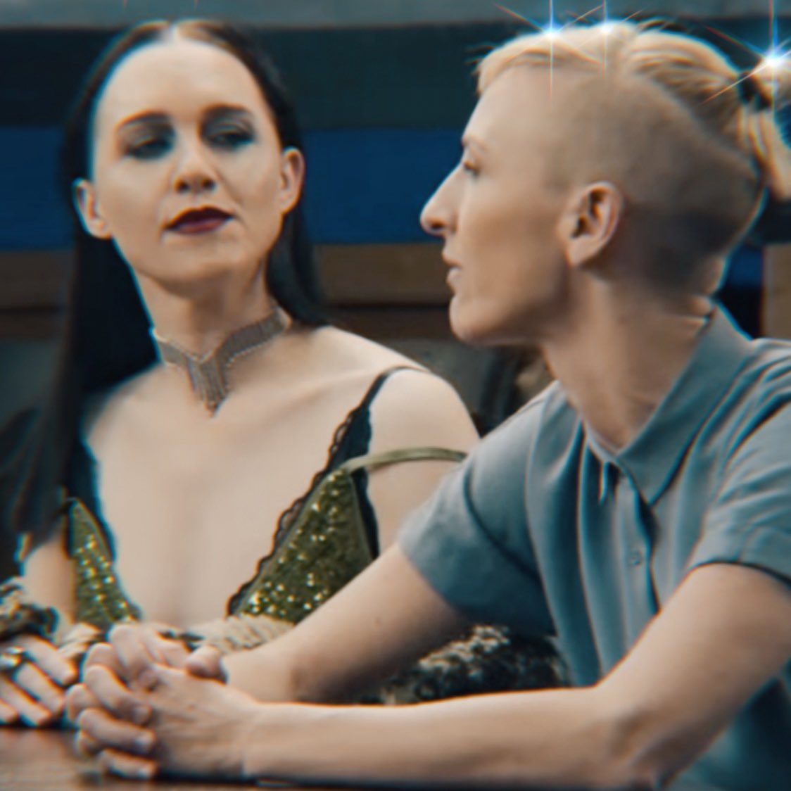 bambievee's tweet image. Lena and Mickey in the roundtable behind the scenes video: 😍😍😍
#lenahall #mickeysumner #Snowpiercer #brakenight