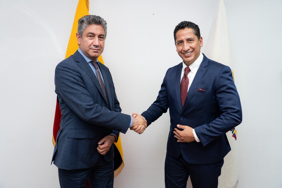 Mantuvo una reunión con <a href="/FaustoMurilloEC/">Fausto Murillo Fierro</a>, presidente del <a href="/CJudicaturaEc/">Consejo de la Judicatura</a>, a fin de atender las preocupaciones que, desde los cantones se presentan a la AME, y respecto del proyecto sobre Centros de Mediación y Arbitraje en los territorios.