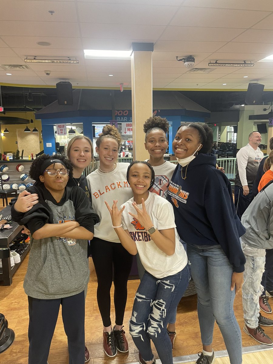 LadyBlazeHoops's tweet photo. A little pre district tourney fun!!!!! Bowling and pizza 🎳🍕Come watch us in the Semi-finals at Riverdale vs Riverdale Friday night at 6 PM!!! #goladyblaze https://t.co/dJwadxRflD