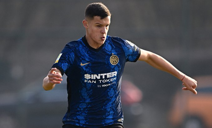 ManassesBasilio's tweet photo. DERROTA NO PRIMAVERA🔵⚫️😫

Na partida de mais cedo entre Fiorentina x Inter (Sub 19),os Nerazzurris perderam por 3 x 1 único gol da Inter foi de Valentin Carboni.

#InterPrimavera #FiorentinaInter #CampionatoPrimavera1 #Inter https://t.co/w8KqIsFtLq