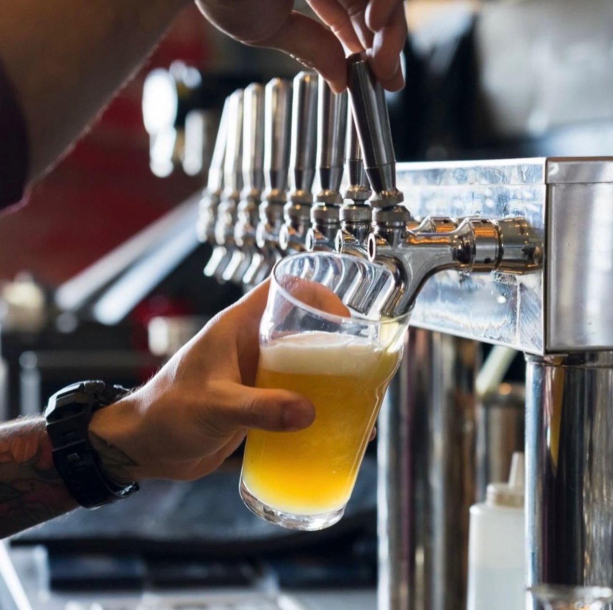 DowntownFlag's tweet photo. Tomorrow is the first day of Arizona Beer Week!🍺 Here's what to do in downtown Flagstaff! Click the link in our bio to read our most recent blog post!
#downtownflagstaff #azbeerweek https://t.co/b4C3zl7SYx