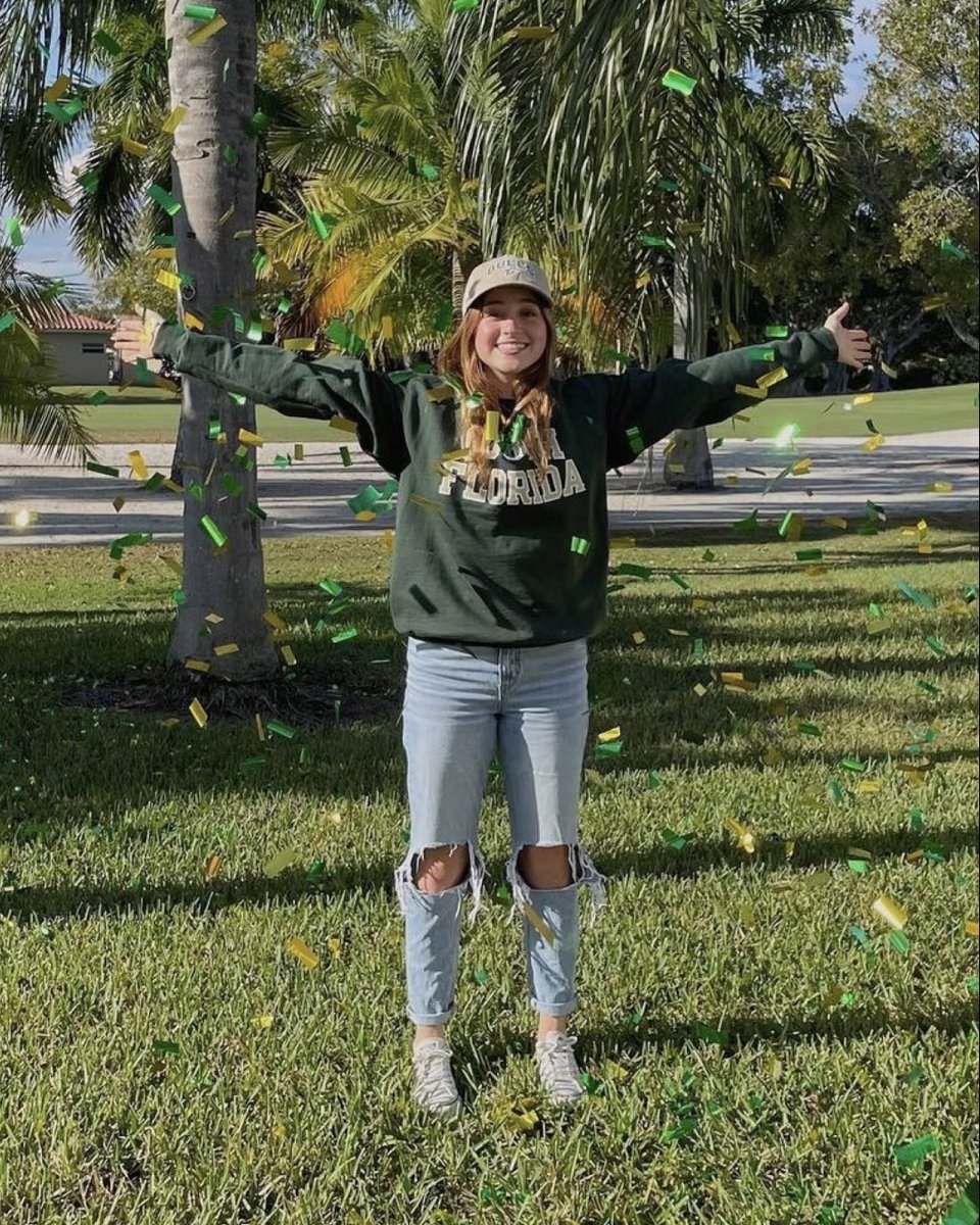 USouthFlorida's tweet photo. 🤘 if you’re #USFBound!
📸: Adventures of Alden, Courtney Pirozzi, Arielle Cosenza, Keira Mcguinnes https://t.co/OLNIHOeYtU