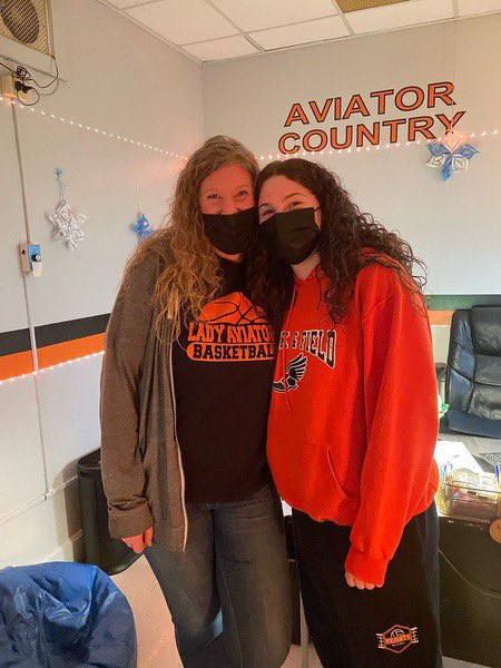 LadyAviators's tweet photo. Teacher Appreciation Game! Thank you Heights staff for being such an important part of our student-athletes’ lives! https://t.co/JoIhYe4gKj