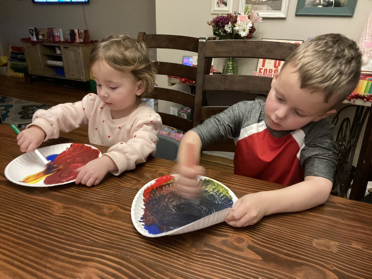 projectbefore1's tweet image. Miss Jessica’s color mixing experiments was such a success tonight! Thank you to all our wonderful students that joined the fun! #projectbefore #virtualfamilynight