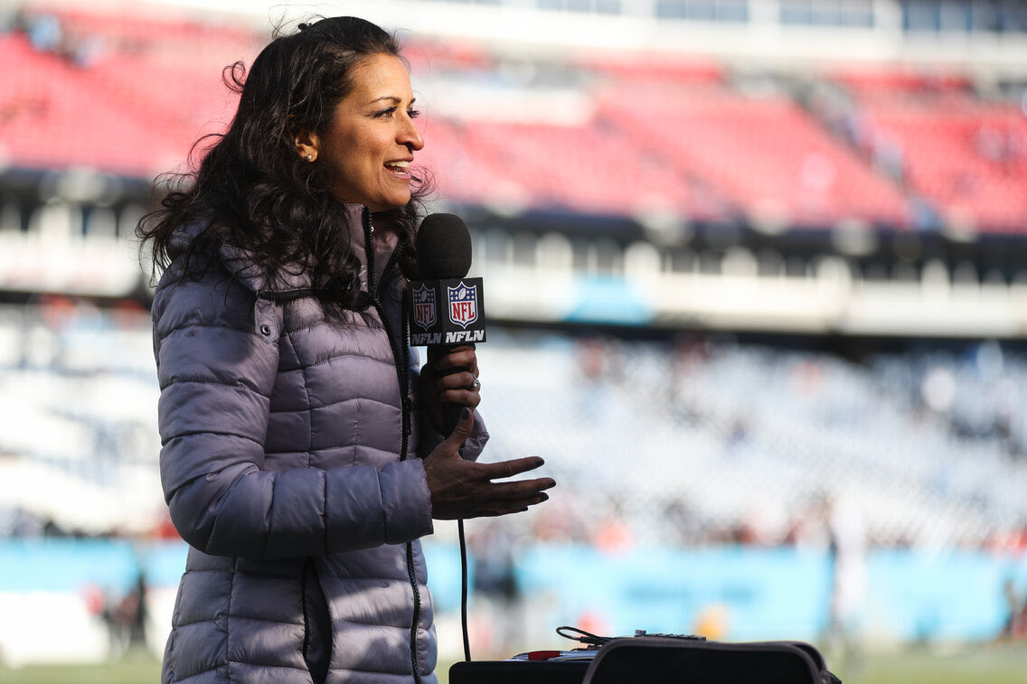 AKinkhabwala's tweet photo. There are not people who look like me doing what I’m doing. That doesn’t mean they can’t. Or shouldn’t. 

Let’s change the image of who gets to talk about the @nfl intelligently and insightfully; let’s make it ANYONE who can, no matter their gender or ethnicity. 🙏🏽 https://t.co/U9eG1sWccf