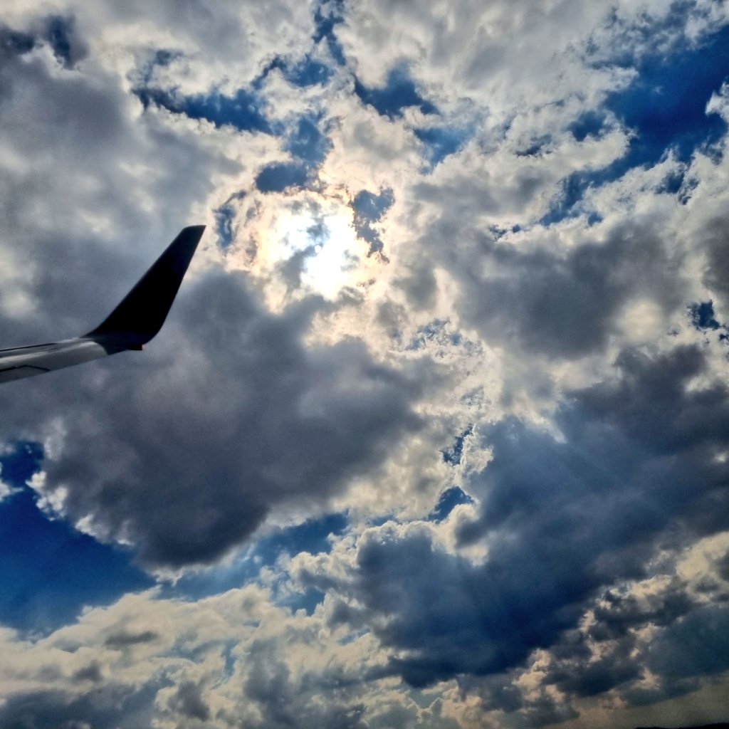 AnnaDelAire's tweet photo. Saliendo de #CDMX
#Airborne #aviation https://t.co/ZRFzWNvOXd