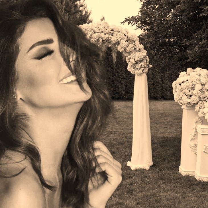 لا تثق بأحد لمجرد أن أعجبك حديثه .. فالحياة أصبحت مظاهر 

فبعض الأشخاص ظله أكبر من حجمه الحقيقي !!👌