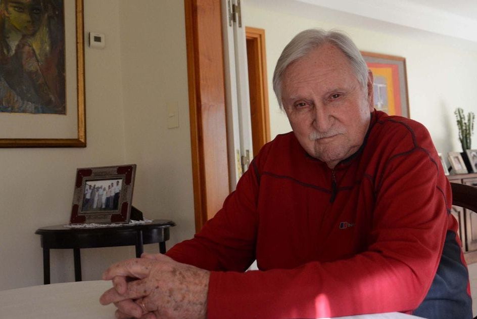 OmarGutierrezOk's tweet photo. Abrazo con profundo pesar a familiares, amigos y correligionarios de "Cacho" Vidal. Neuquino pionero, comprometido con la ciudadanía desde sus fervientes convicciones como dirigente. Que descanses en paz. https://t.co/4CGvMbEKhr