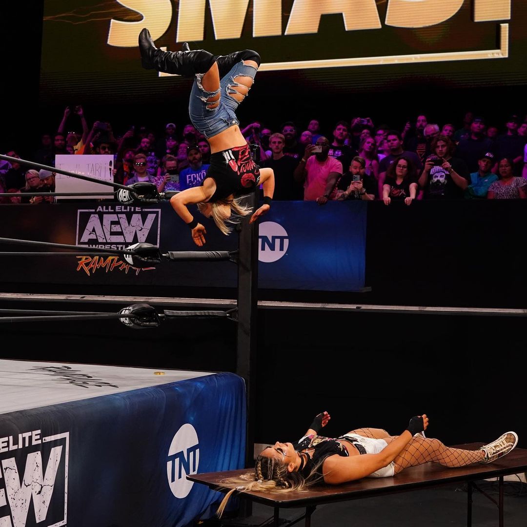 Karma_Kills_836's tweet photo. AEW is Missing it's #SuperBadGirl @thePenelopeFord If you see her please return her to Wednesday's on TBS to team with Our Bunny @AllieWrestling #CuteButPsycho #SuperBad #FordTough #MutaLock https://t.co/9V9W9AYiz3