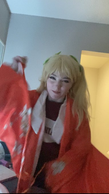 I lost a piece to my Saionji cosplay but loooook🥺 i found some of my sdr2 stuff in my closet #danganronpa<a href="/tag/danganronpa"class="tags"><span>#danganronpa</span></a>