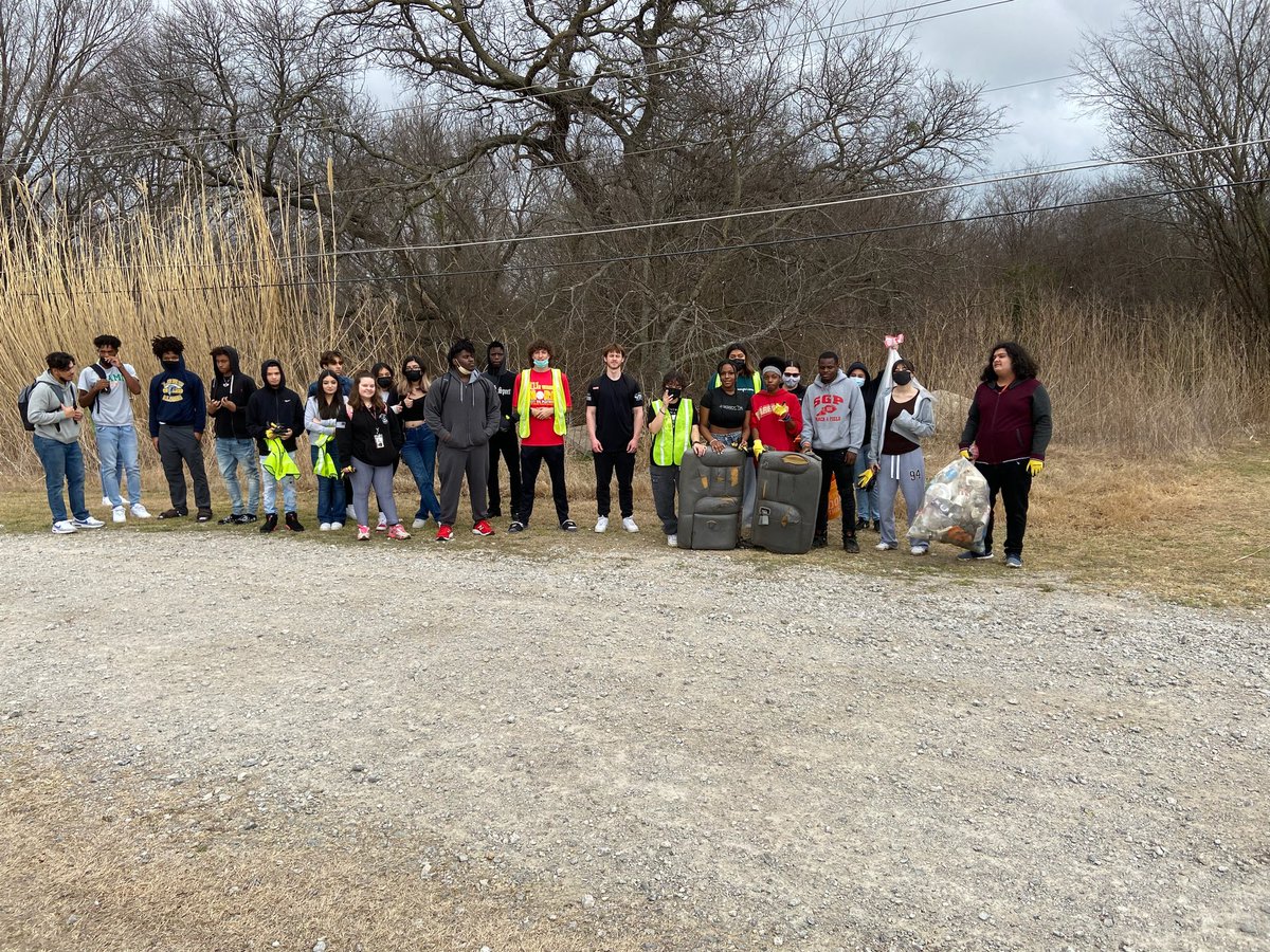 A HUGE big shootout to the students at SGP geoscience group &amp; environmental systems group of Ms. McDaniels for cleaning up Kirby Creek <a href="/GPISD_nature/">GPISD Nature♻️</a> I am so very thankful! <a href="/linnyreeves/">Lindsay</a> <a href="/kasie_roden/">Kasie Roden</a> <a href="/GPISD_STEM/">GPISD STEM</a> #teamworkmakesthedreamwork