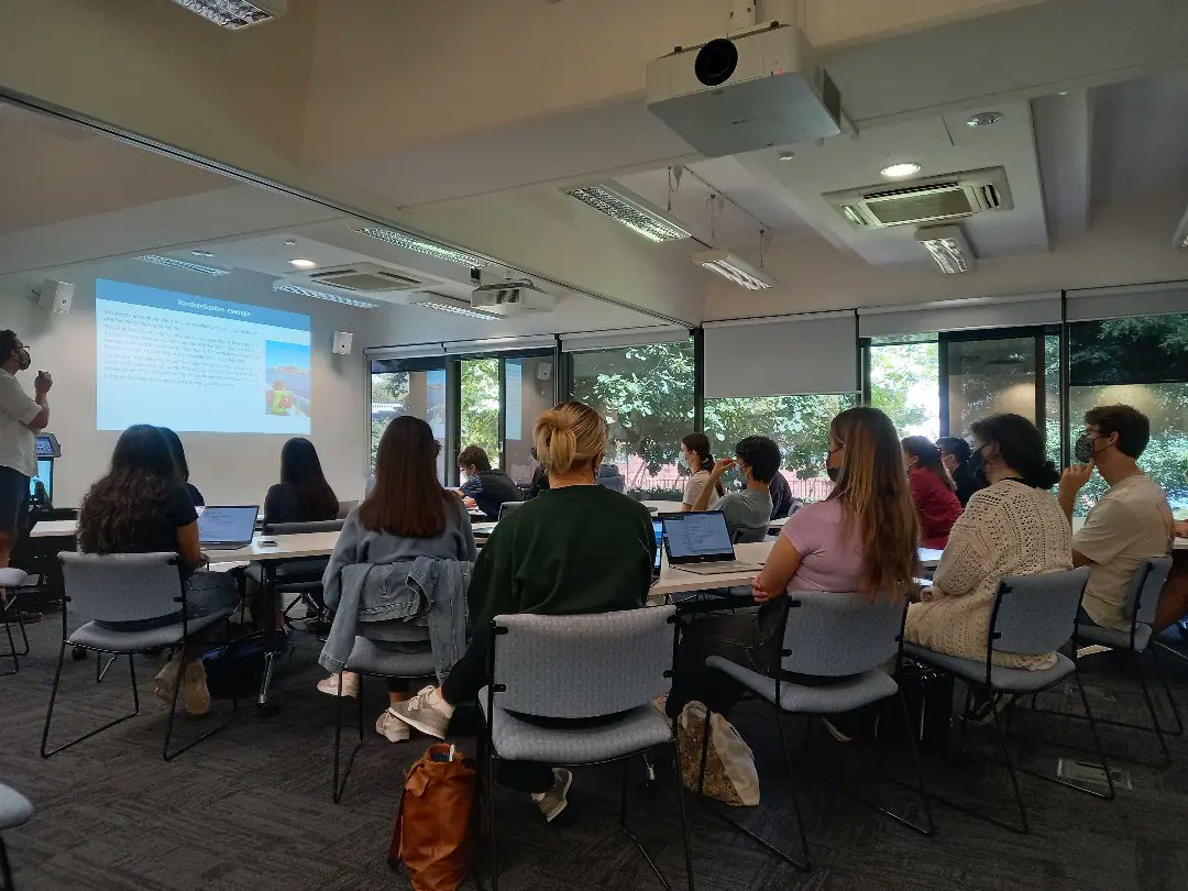 #ZOOL30008 is underway! Students met yesterday to plan their research, and will run these experiments in the field next week. 🐚🦀🐟 @biosci_unimelb @scimelb #ExperimentalMarineBiology #undergraduateresearch #fieldresearch