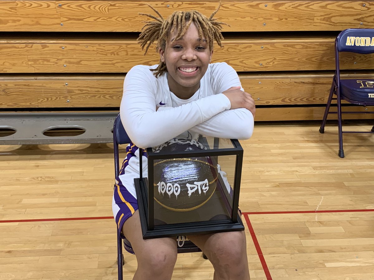 Avondale girls hoop loses a tough one to Harper Woods 44-39.
Senior Raigan Lawrence scored her 1000th career point in the loss.  Congratulations!
<a href="/MIPrepZone/">MIPrepZone</a> <a href="/OAAathletics/">OAA Athletics</a> <a href="/OAAscouts/">Jake</a>