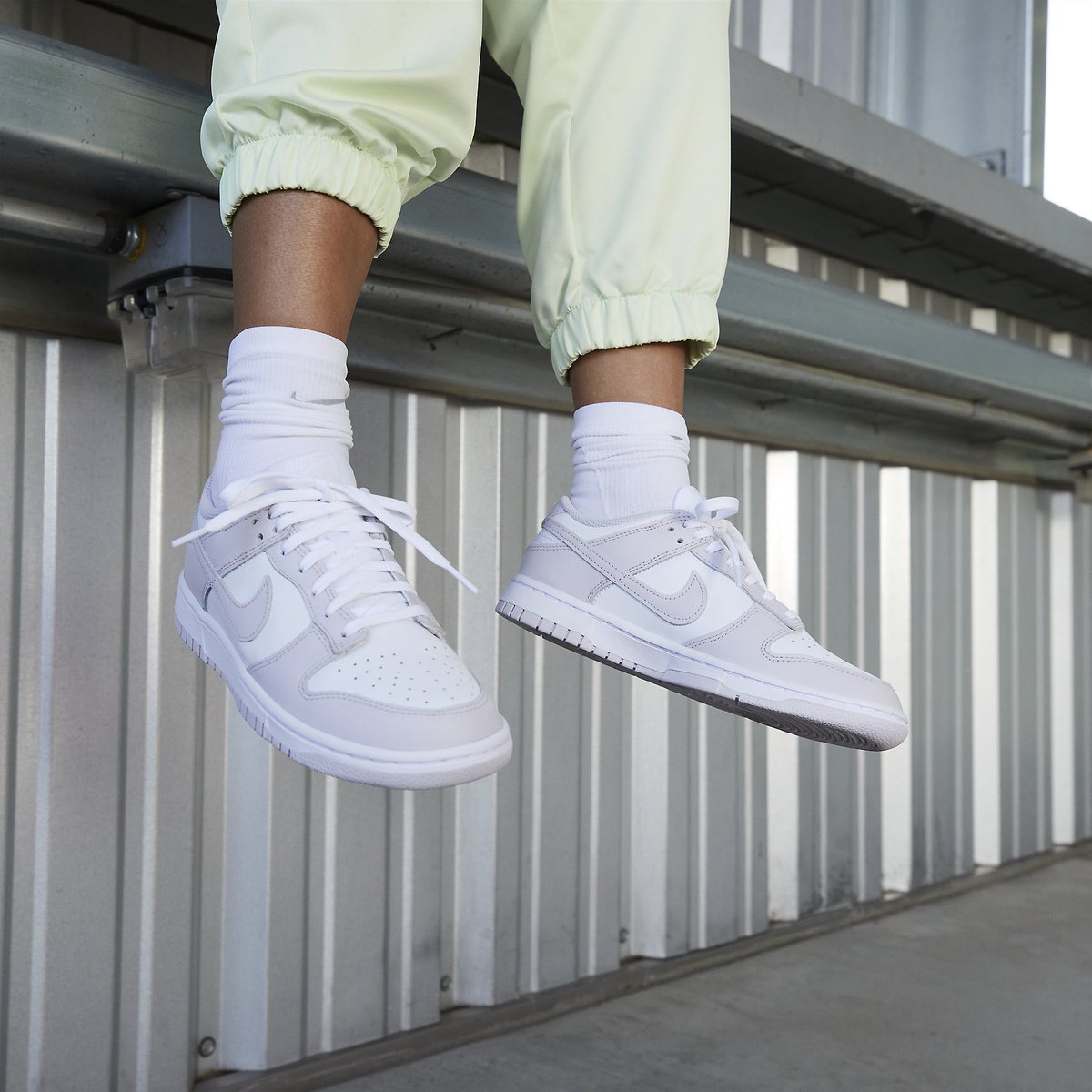 WMNS Nike Dunk Low ‘Venice’ drops tomorrow 7am PT/10am ET via SnipesUSA 

-> bit.ly/3rOCkmi

#AD