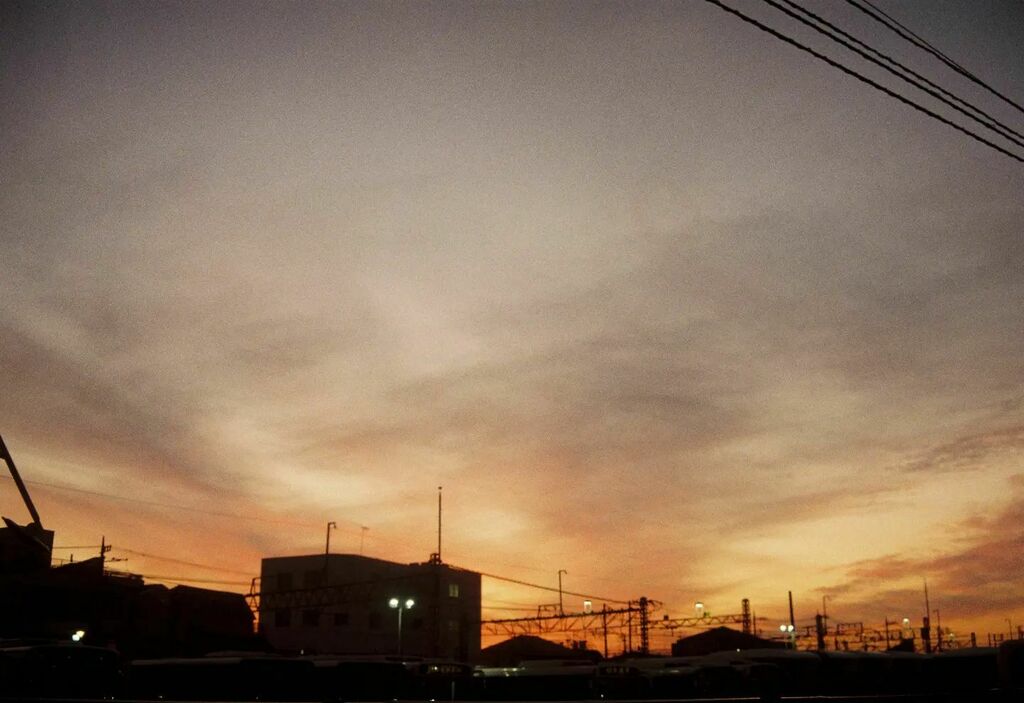 komako333's tweet photo. まち一個分のオレンジ
#conceptualphotography
#canona1
#フィルムカメラ
#生活とフィルム
#filmphotography 
#filmcameratokyo 
#フィルム写真
#film https://t.co/akO5KL5kRc https://t.co/93d85bmuAf