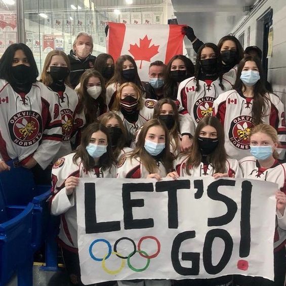 HockeyCanada's tweet photo. One leaf. One team. One goal. 🥇
 
The whole country is standing behind 🇨🇦's Women's Olympic Team as they go for gold.
 
#TeamCanada | #Beijing2022 https://t.co/w0sevnGPU0