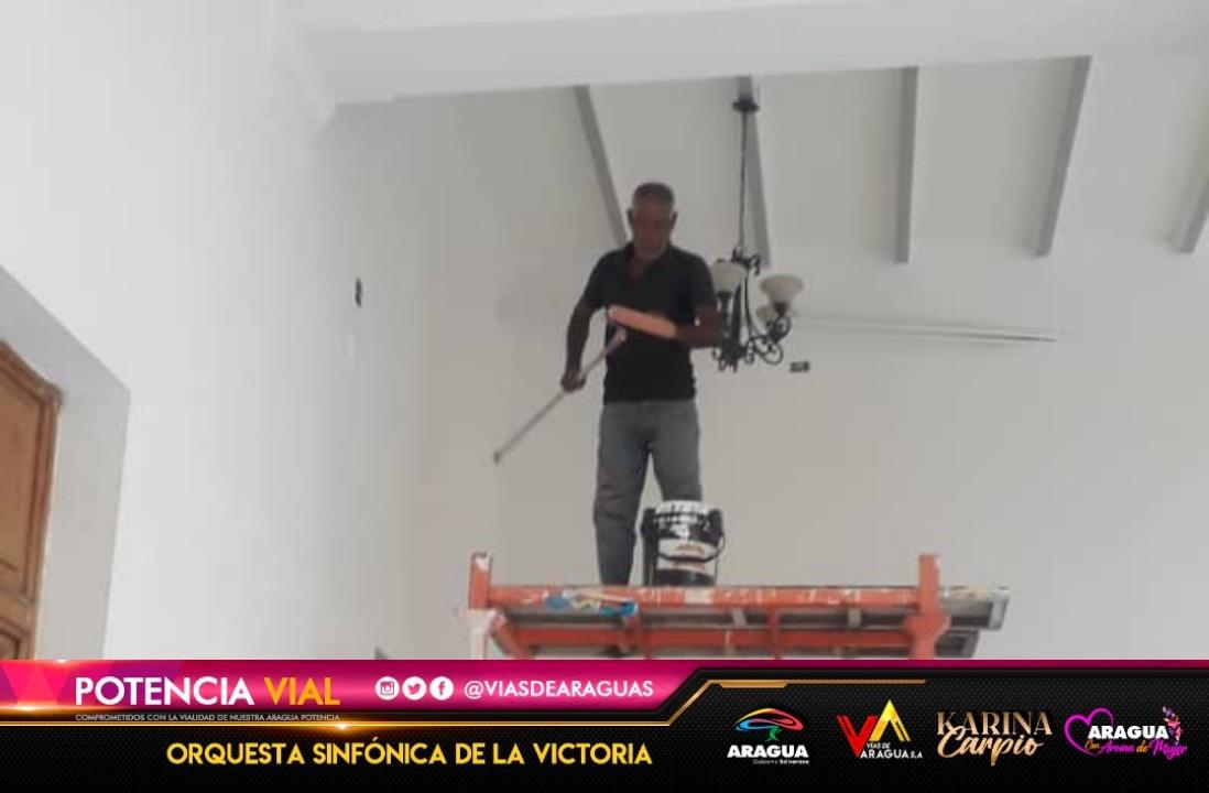 viasdearaguas's tweet photo. 🚧📸 Pronto la Gdora. @Soykarinacarpio
entregará el Sistema de Orquesta núcleo La Victoria renovado y bello para el Municipio #Ribas con los trabajos de
🔴Friso de fachada
🔴Pintura interna y externa
junto al @MPPOPARAGUA y @bnbt_aragua
#37AñosYTuCantoSigueVivo 
@NicolasMaduro https://t.co/YkwwraPPJJ