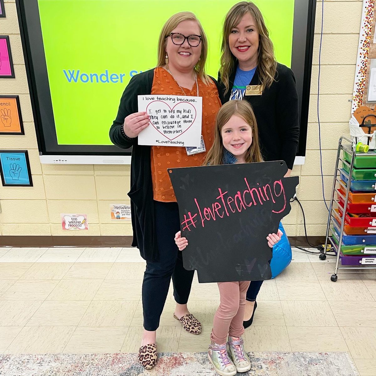 SusannaPost's tweet photo. Day 3 of #LoveTeaching week is in the books! More driving today-made it to south central Arkansas. We started at Cross County HS where I got to see @tkfuller! Then we visited Wynne where my friend @BrycialW works and leads. Grateful for Arkansas teachers! #Atoy21 #teacharkansas https://t.co/yRBCA1wWg7