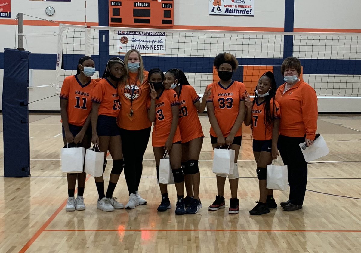 Go Lady Hawks! 8th Grade Night at <a href="/Dps61Hope/">@DPS61HopeAcademy</a> <a href="/DPS61Decatur/">Decatur Public Schools</a> <a href="/JeffDase/">Jeff Dase</a> <a href="/Mstewart_2u/">Dr. Marques Stewart</a> #DPSLetsGo